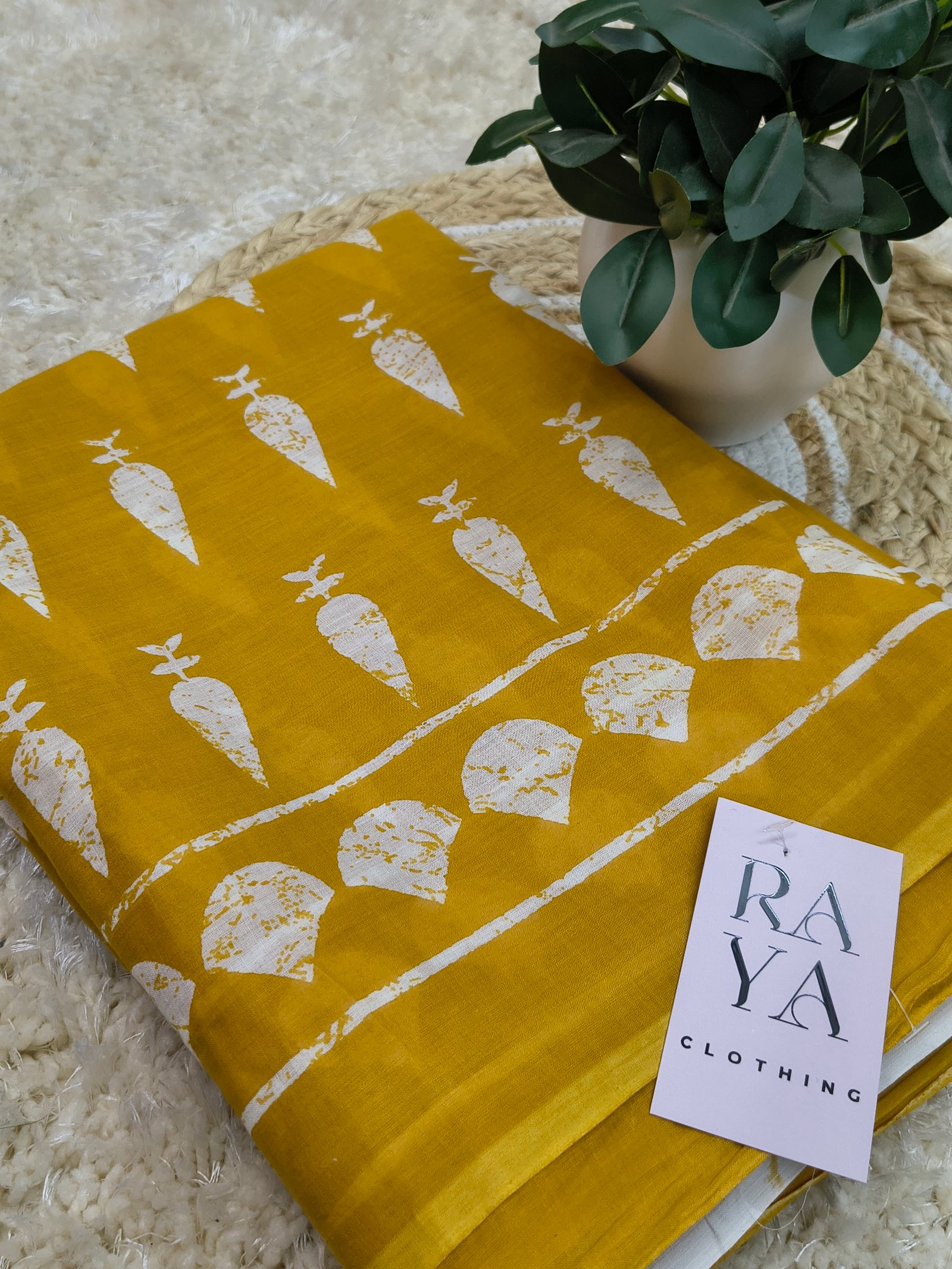 Women Printed Yellow & White Cotton Saree