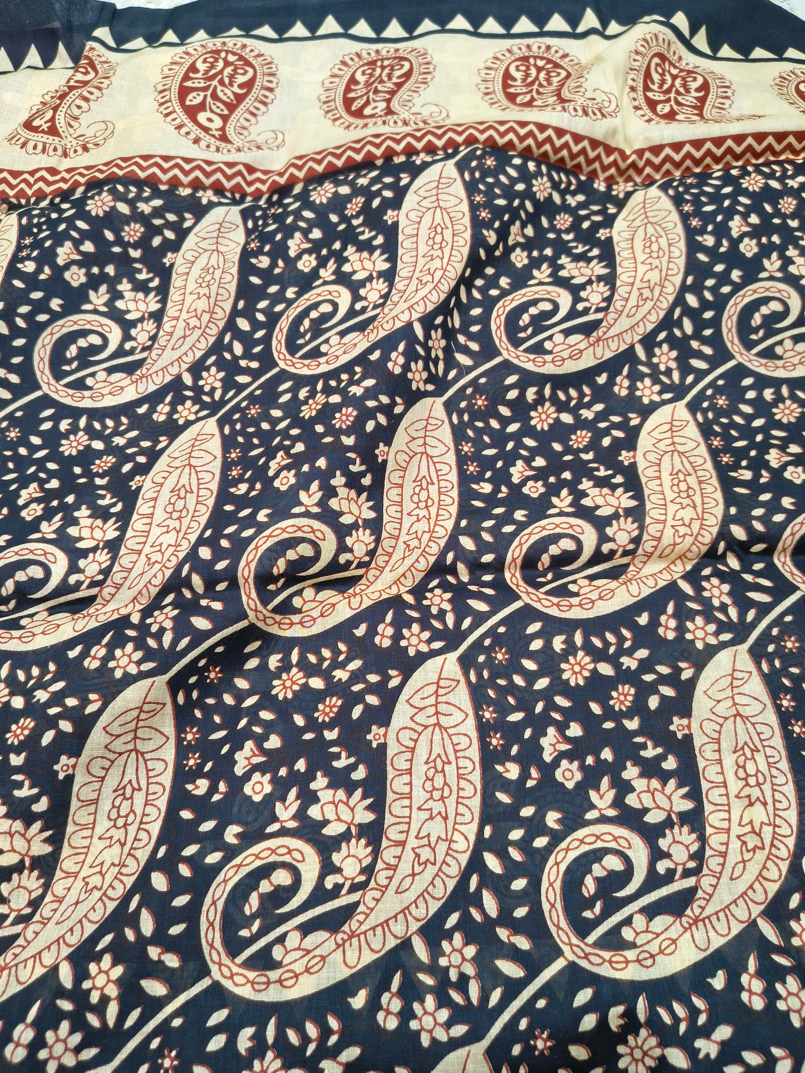 Women Printed Red Cotton Saree