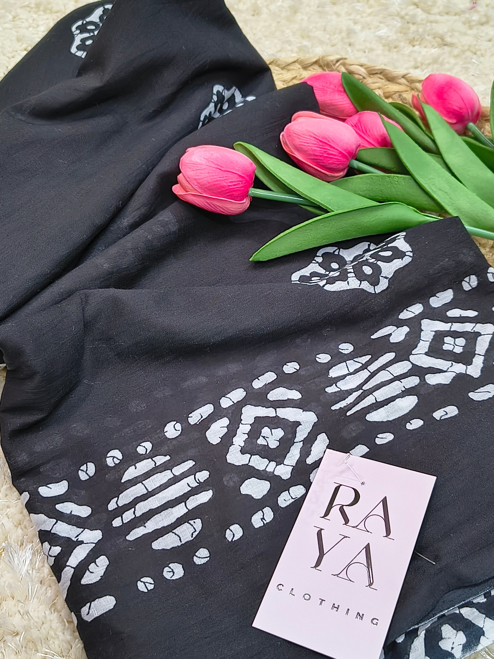 Women Printed Black Cotton Saree