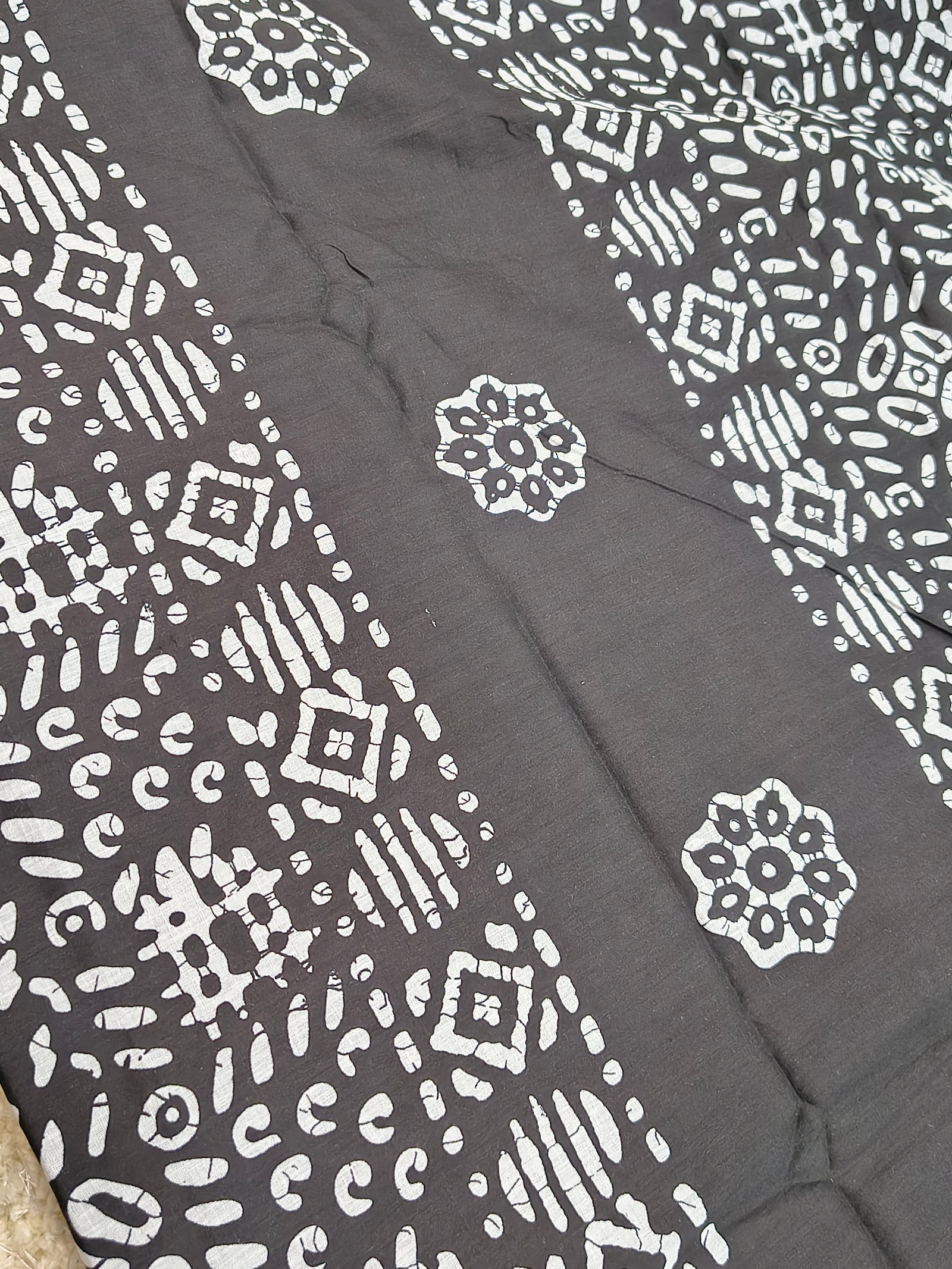 Women Printed Black Cotton Saree